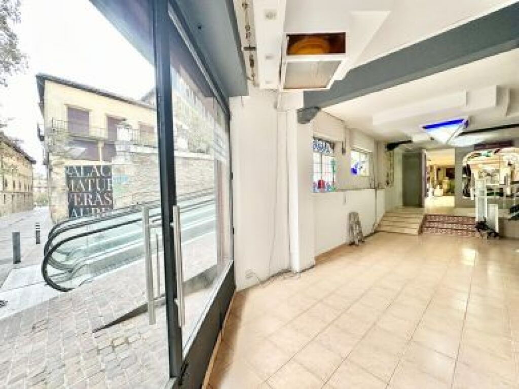 Foto local comercial en alquiler en vitoria casco medieval álava