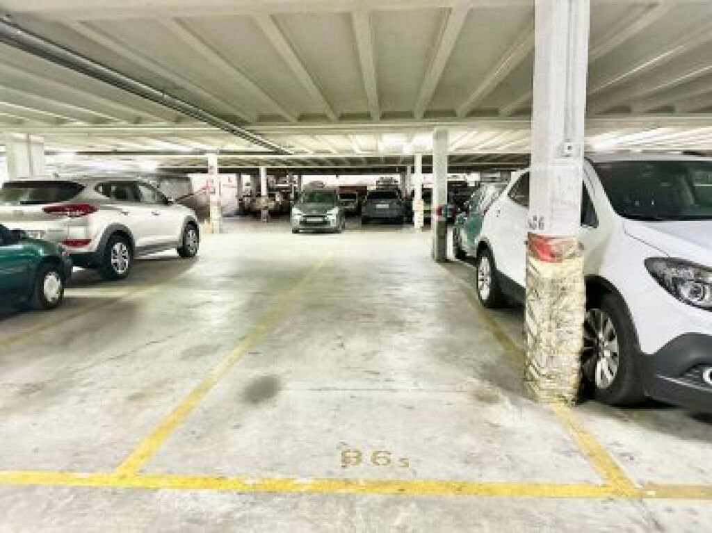 Foto parking coche en venta en vitoria álava