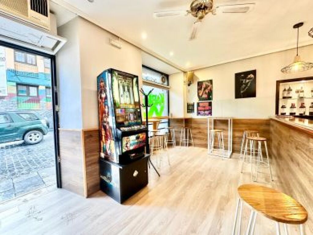 Vitrinas frio  de segunda mano - Local comercial en Venta en Vitoria CASCO MEDIEVAL Álava