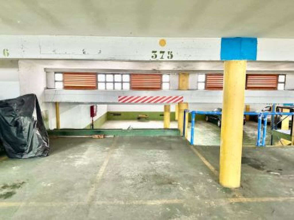 Foto parking coche en venta en vitoria álava