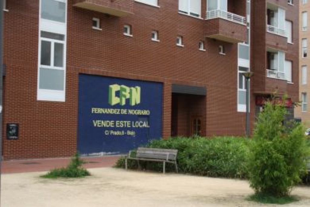 Foto local comercial en venta en vitoria salburua álava