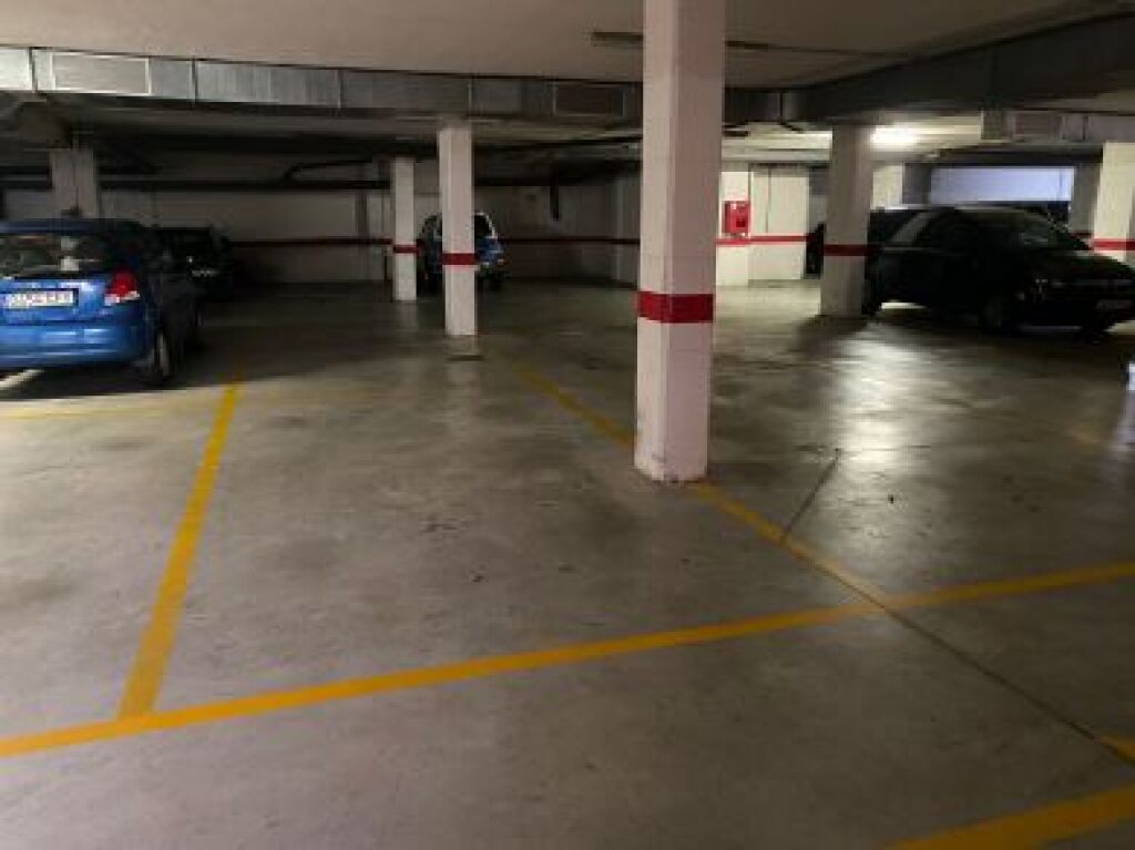 Foto parking coche en venta en vitoria zabalgana álava