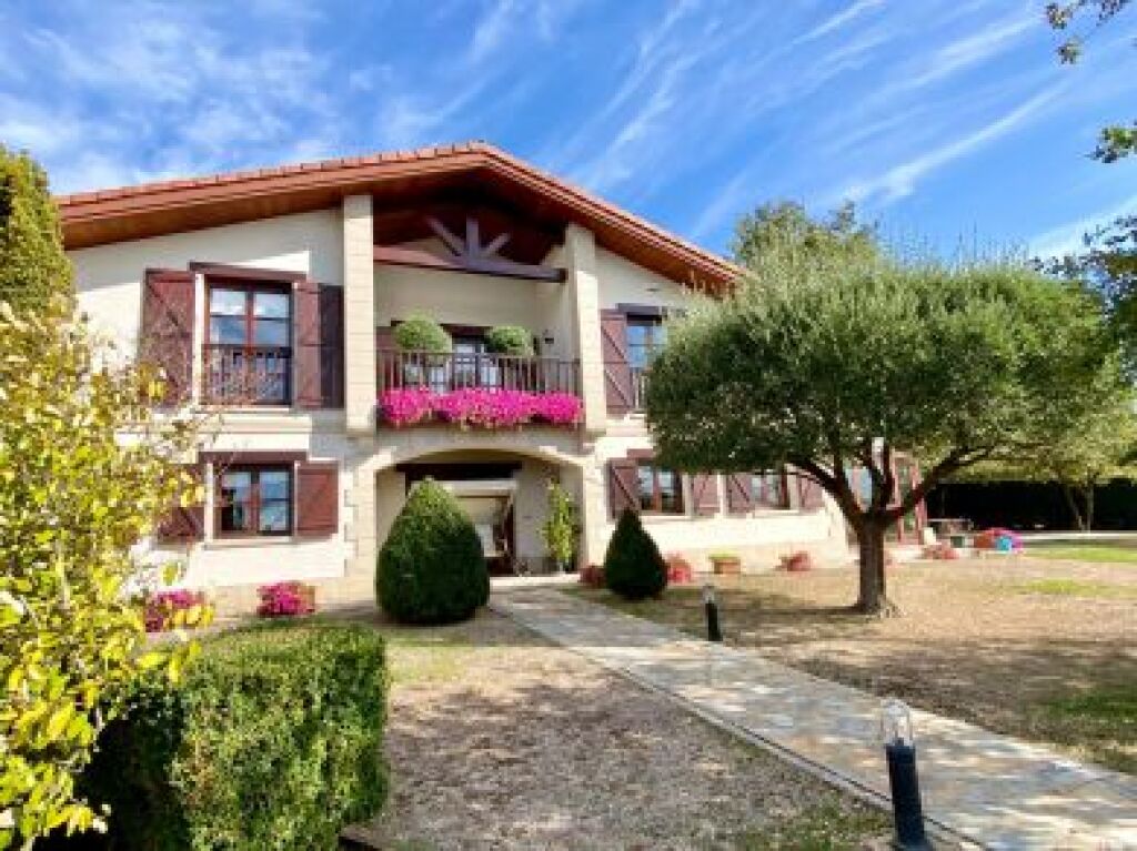 Foto casa-chalet en venta en estibaliz álava