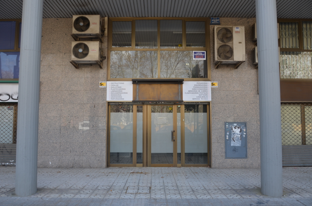 Local comercial en Venta en Cornella De Llobregat Barcelona ALMEDA