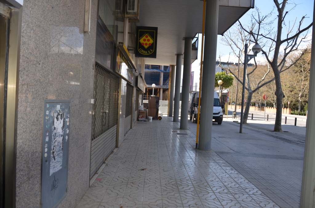 Local comercial en Venta en Cornella De Llobregat Barcelona ALMEDA