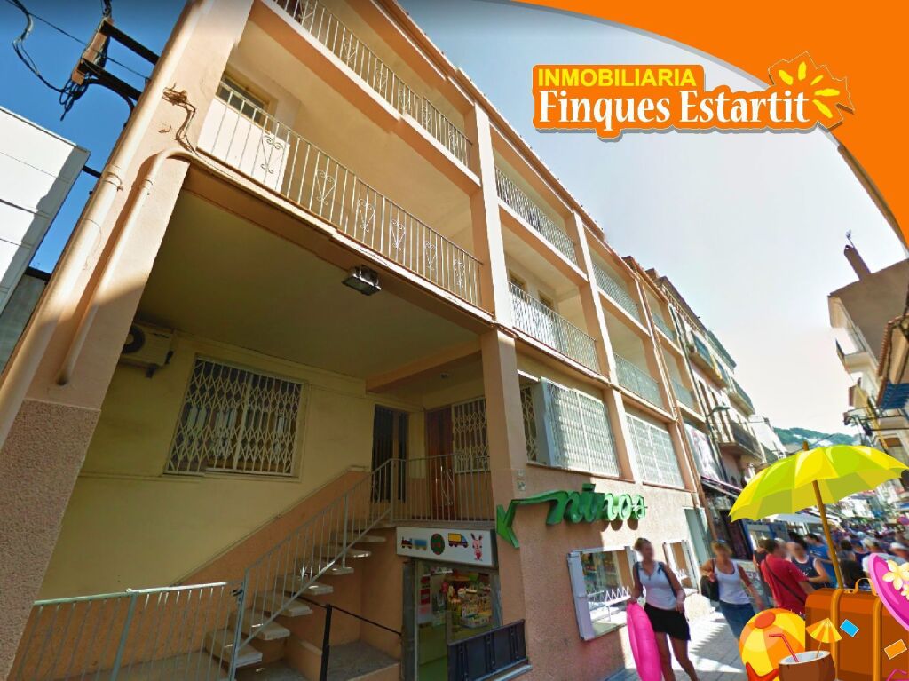 Foto edificio viviendas en venta en estartit girona