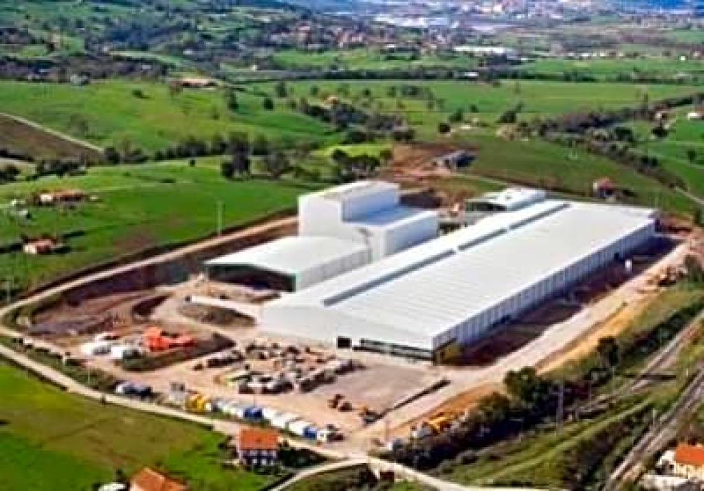 Foto suelo industrial urbanizado en cantabria