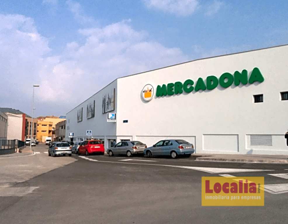 amplio local en edificio comercial en santander foto grande (2)
