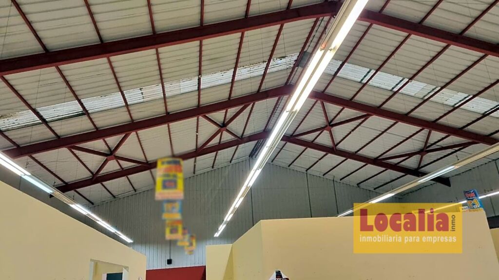 nave comercial de 1500 m² y aparcamiento de 2000 m² en guarnizo, cantabria. foto grande (3)