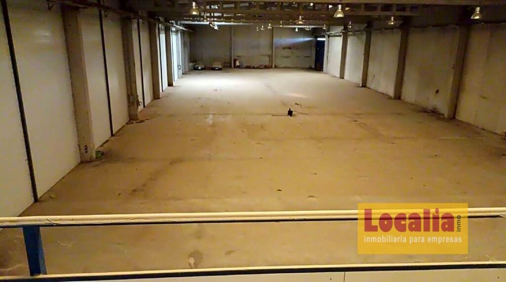 Foto gran nave ideal para su negocio en sevilla
