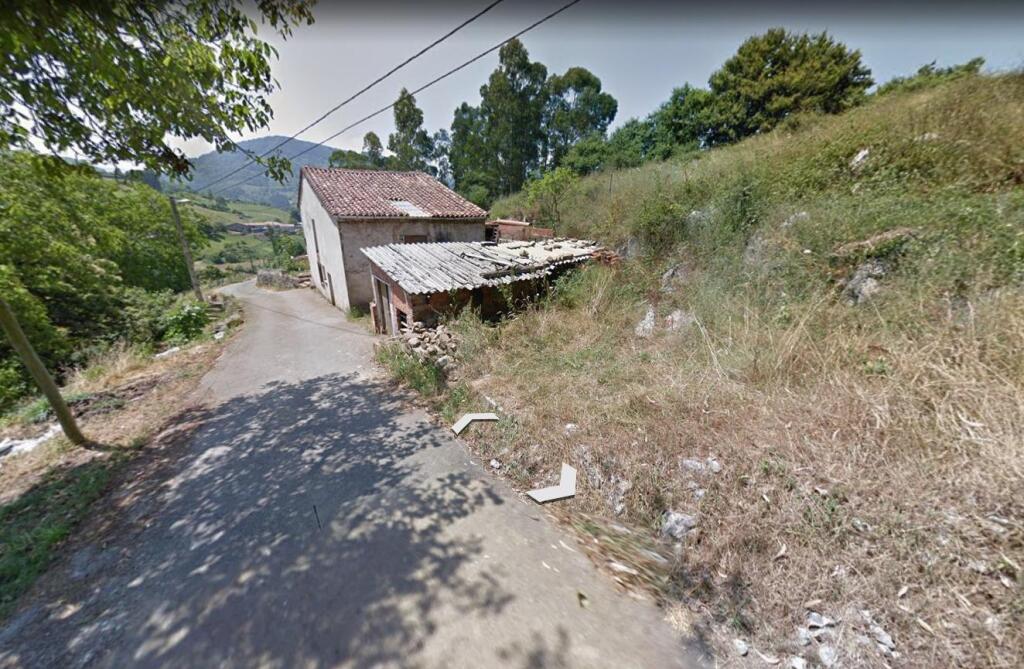 Village House for sale in San Felices de Buelna