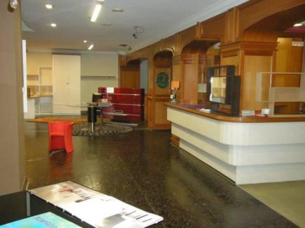 el mayor local comercial disponible en santander foto grande (3)