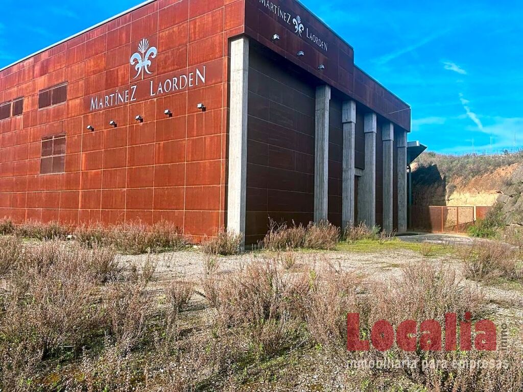 amplia bodega de vinos en cenicero, la rioja foto grande (2)