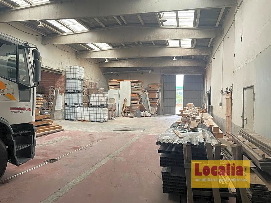 nave industrial de 1500m2 en arenas de iguña foto grande (3)