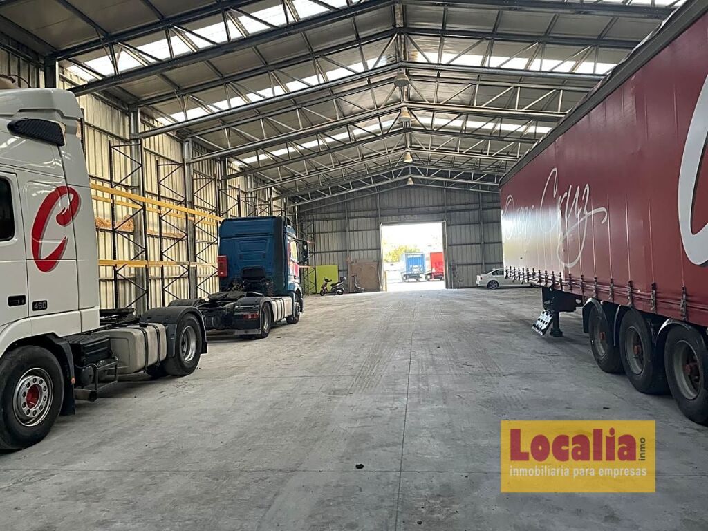 nave industrial de 2500m2 situada en hoznayo foto grande (3)