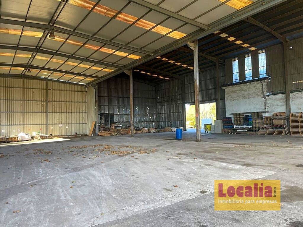 nave industrial de 2500m2 situada en hoznayo foto grande (2)