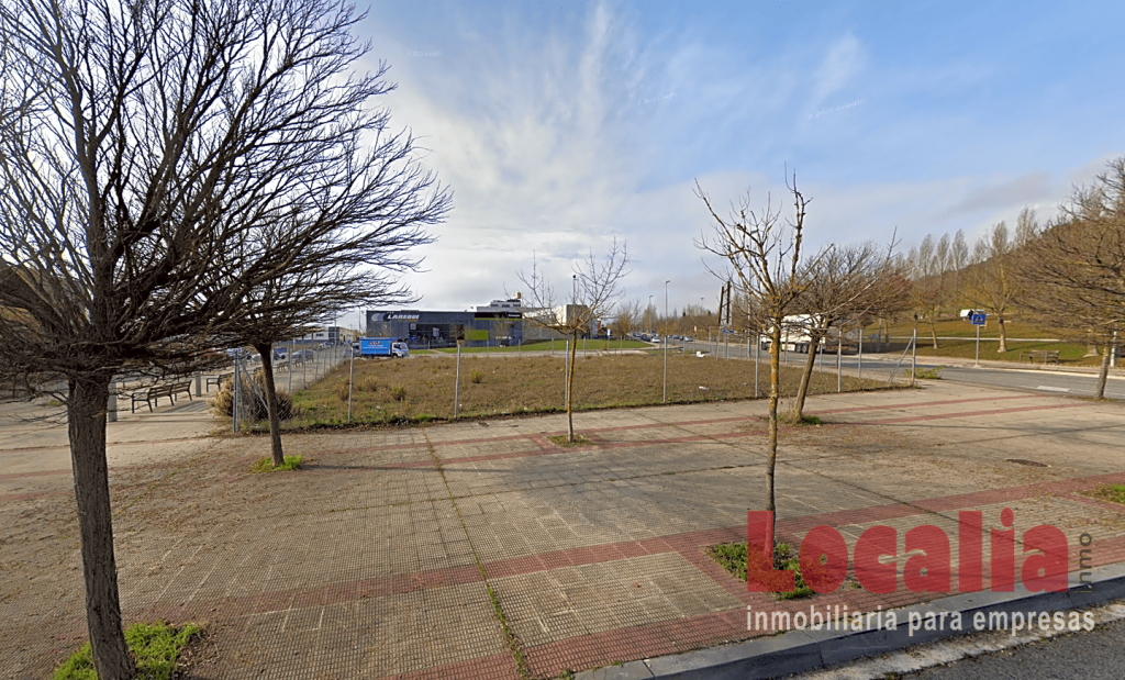 Foto solar de uso hotelero de 842m² (ansoáin, navarra).