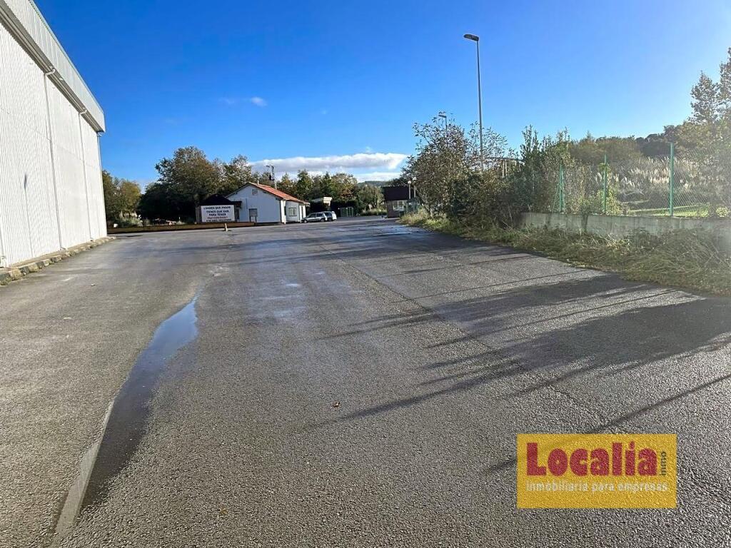 alquiler de parcela para aparcamiento de camiones foto grande (3)