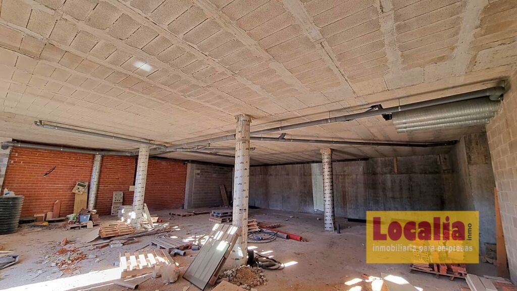 Foto local comercial en vioño, piélagos