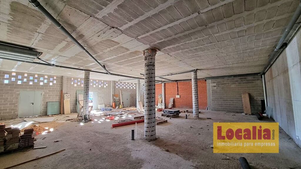 local comercial en vioño, piélagos foto grande (2)