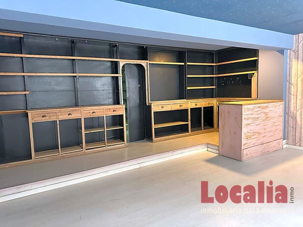 local comercial en el centro de torrelavega foto grande (2)