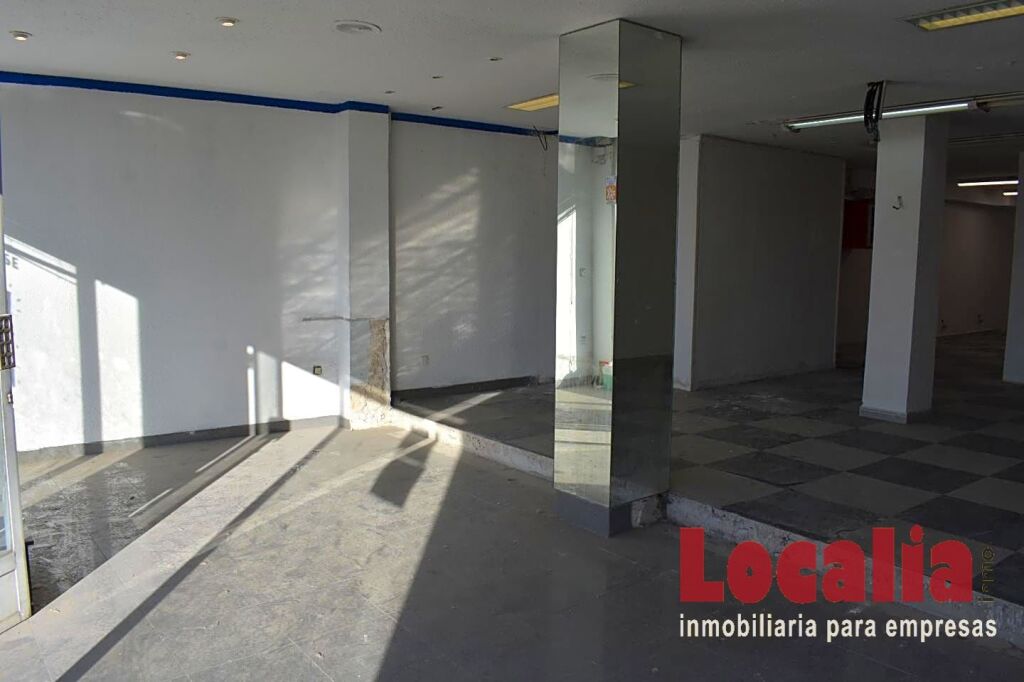 local comercial junto a valdecilla, 310m² foto grande (3)