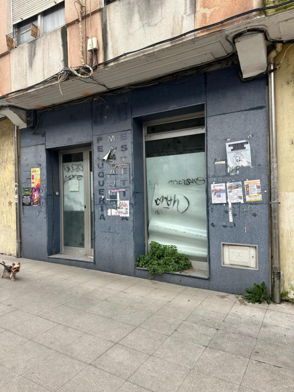 Foto local comercial 800m² en primera linea torrelavega