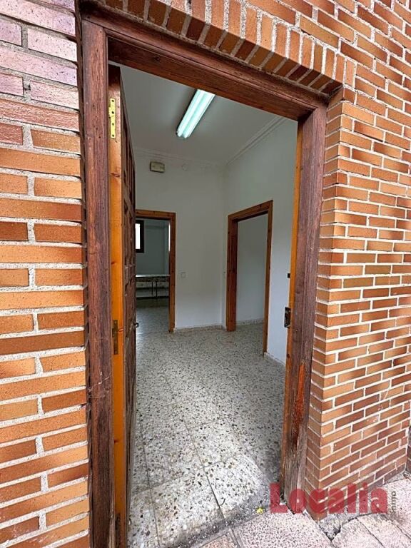 local comercial en bajos en santander, 72m² foto grande (3)