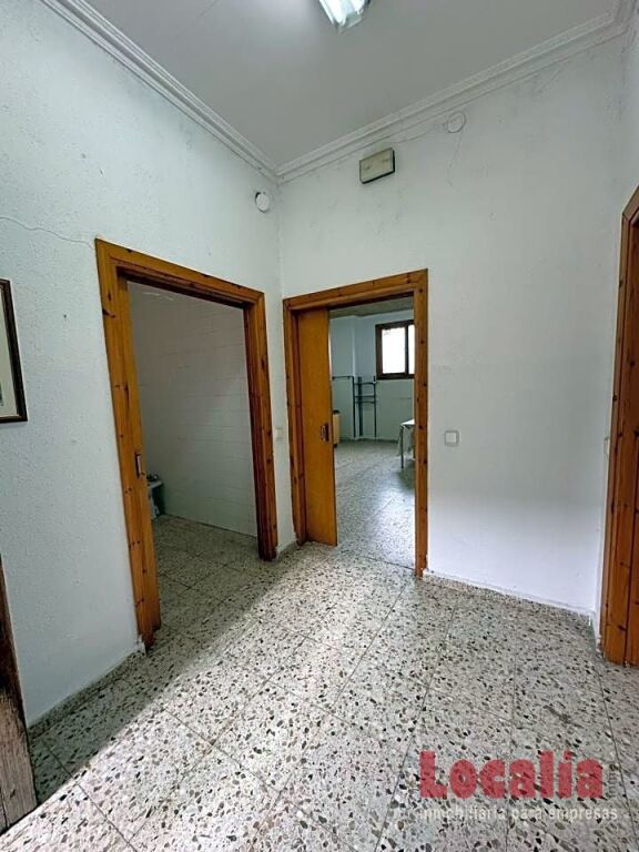 Foto local comercial en bajos en santander, 72m²