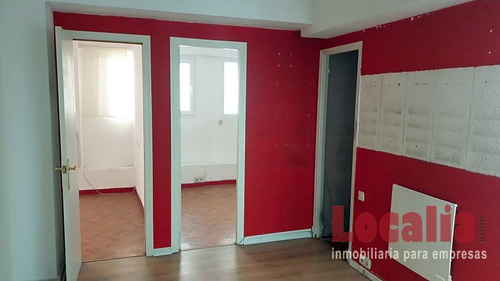 Foto local con múltiples oficinas en el centro de santander