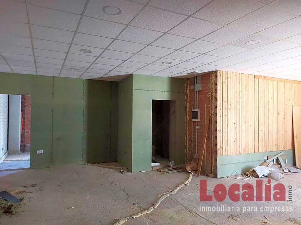Foto local comercial en venta en torrelavega, cantabria.