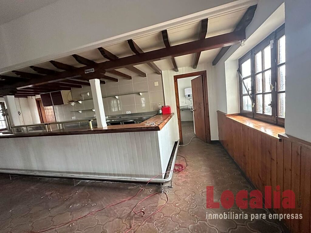 Foto espacioso bar en polanco, cantabria.