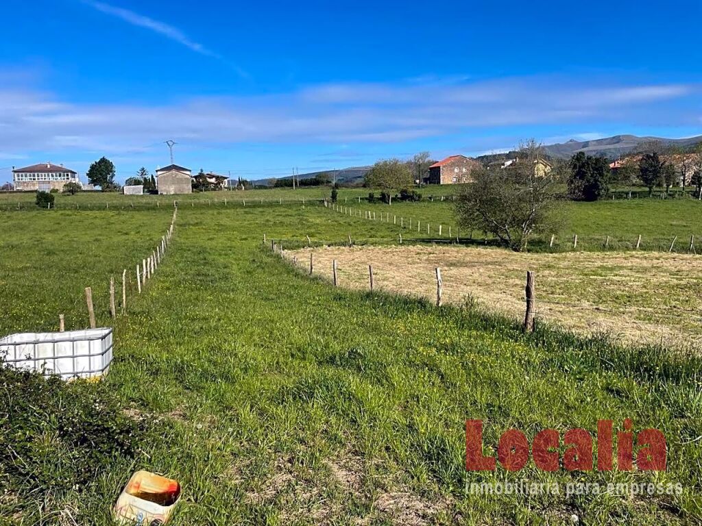 Foto terreno de 2000 metros cerca de cábarceno, cantabria.