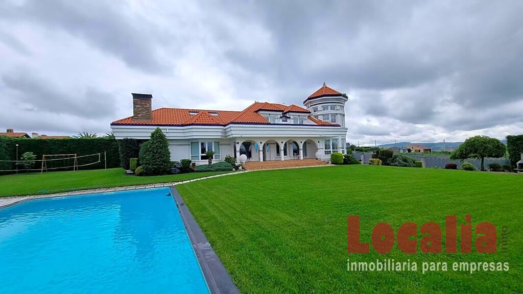 extraordinario chalet con piscina en suances, cantabria foto grande (3)