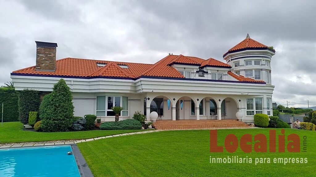 Foto extraordinario chalet con piscina en suances, cantabria