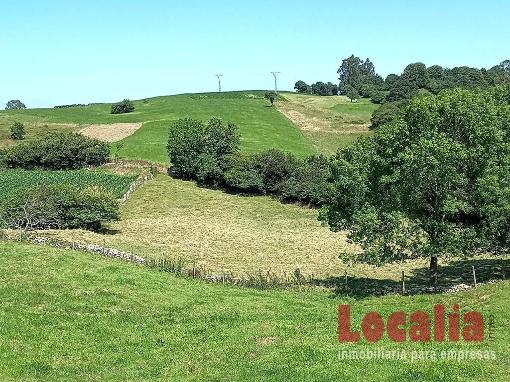 Autocaravana rapido  de segunda mano - Extensa finca rústica en Lamadrid, Cantabria.
