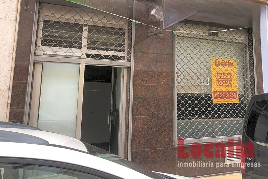Foto local comercial céntrico en torrelavega. cantabria