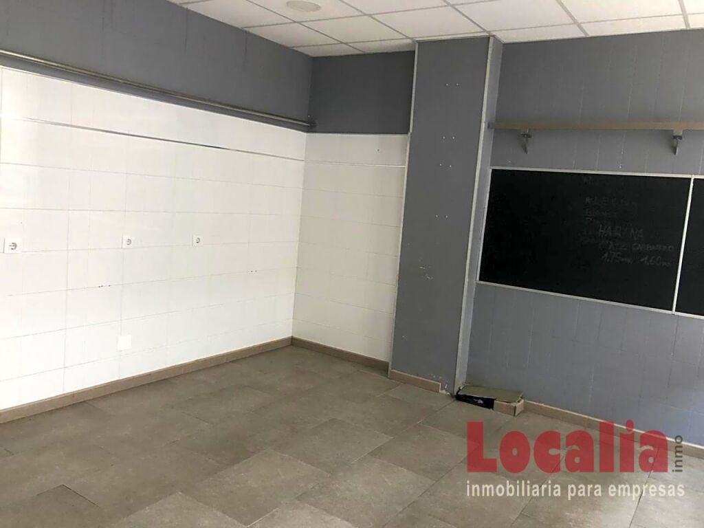 local comercial céntrico en torrelavega. cantabria foto grande (3)