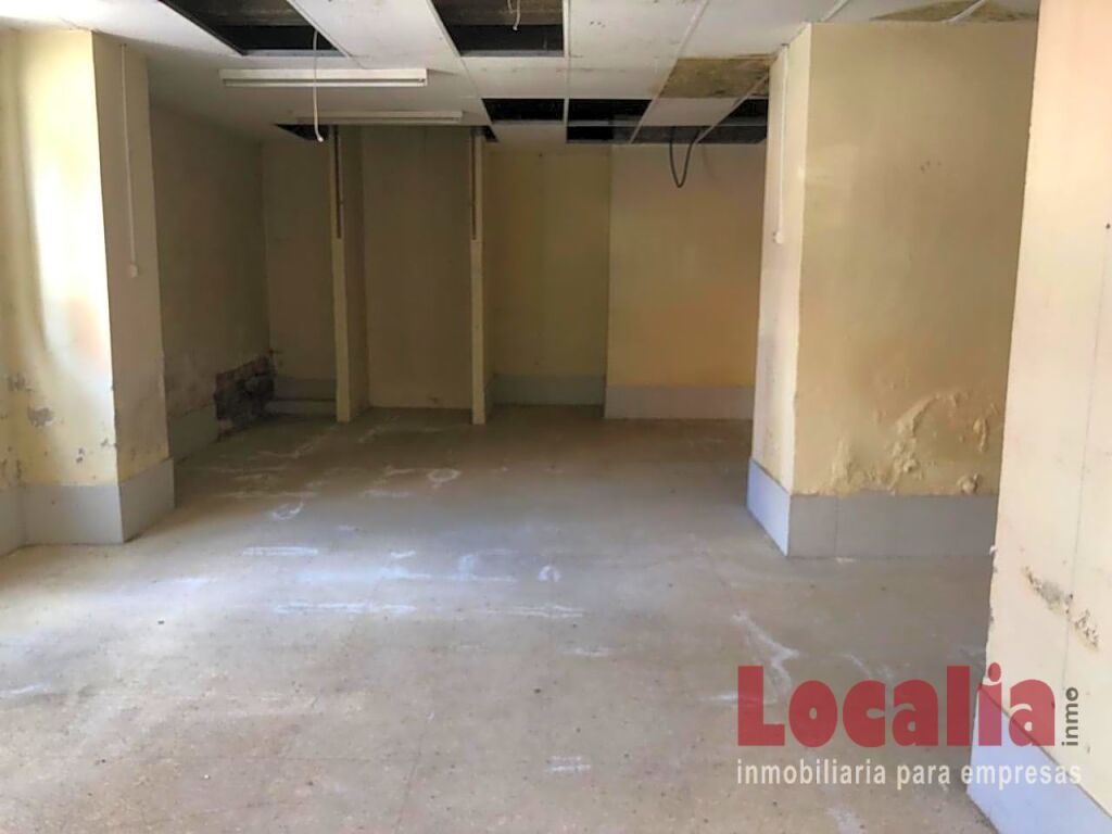 Foto amplio local comercial en torrelavega, cantabria.