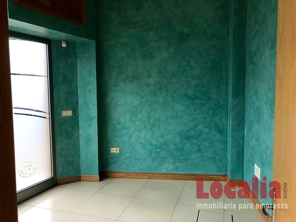 local comercial para oficina en torrelavega. foto grande (3)