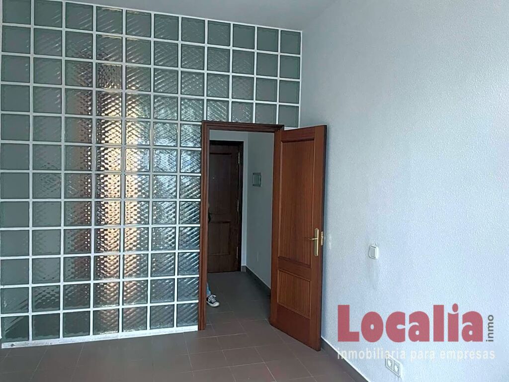 Foto local para oficinas en torrelavega, cantabria.