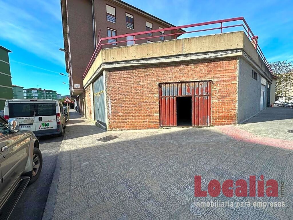 local comercial con dos entradas en torrelavega. foto grande (2)