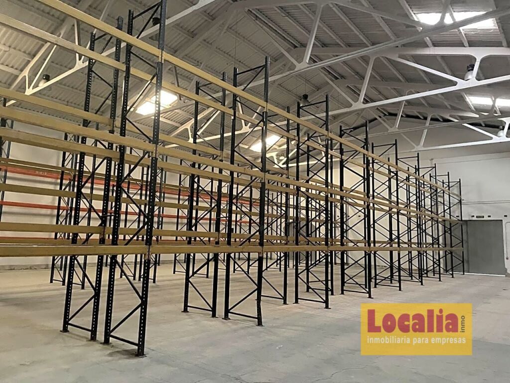 nave logística y  distribución en cantabria foto grande (2)