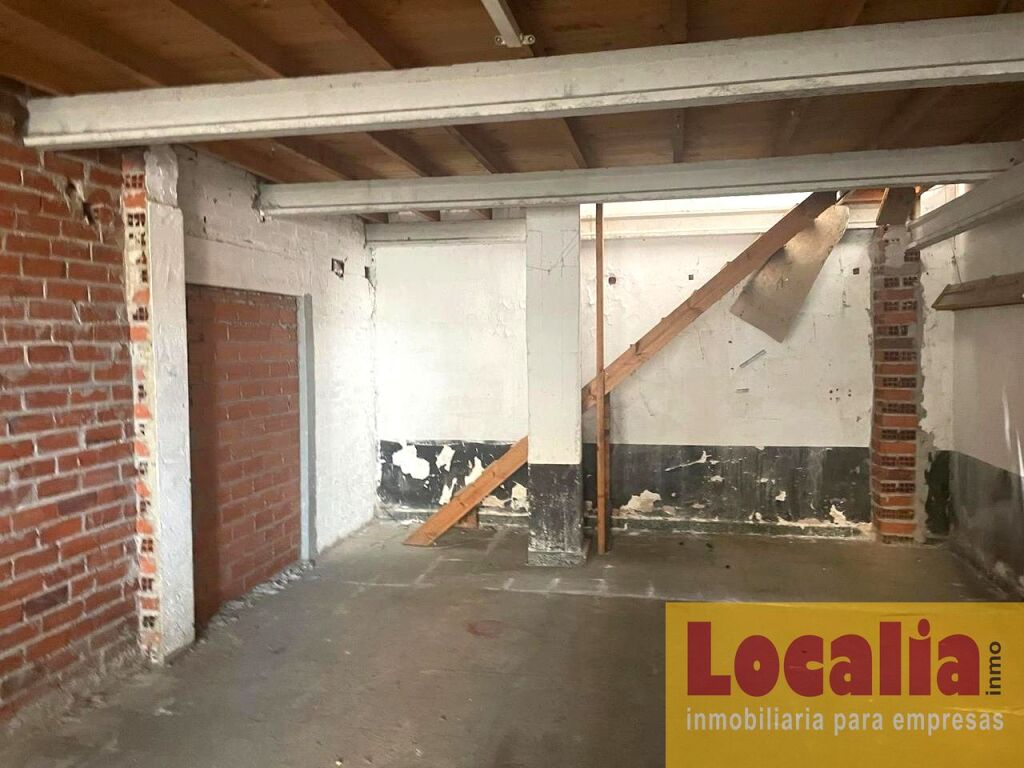 local comercial en torrelavega foto grande (2)