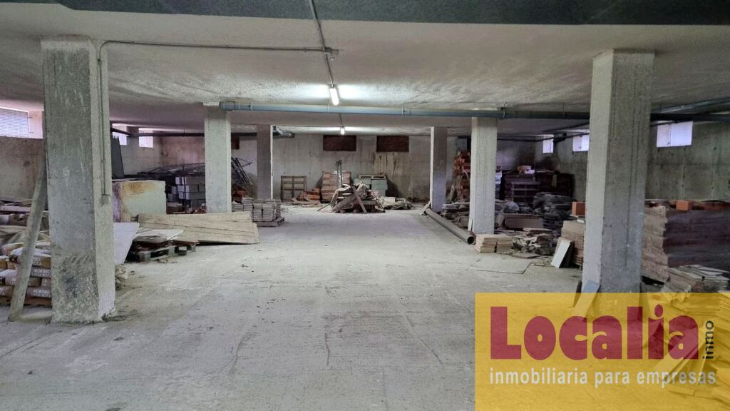 Foto interesante y amplio local en santa maría cayón.