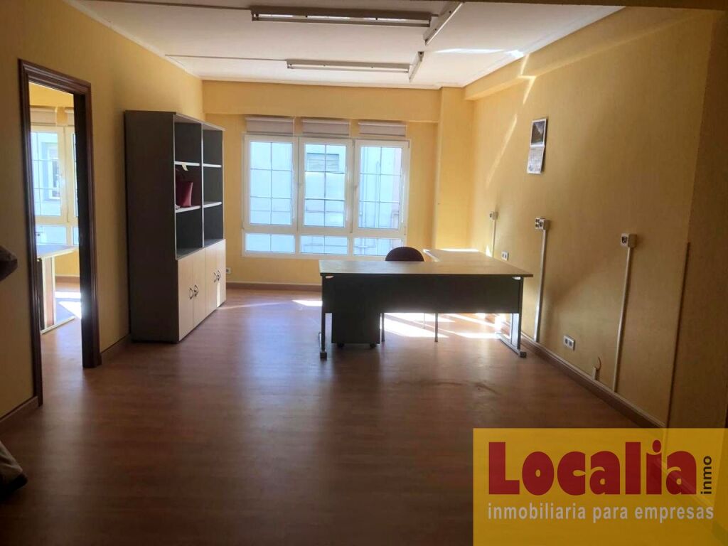 Foto local diáfano en alquiler en torrelavega