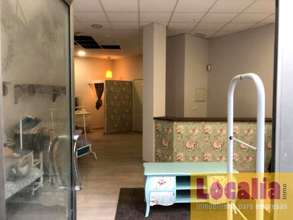 local comercial en alquiler en torrelavega. foto grande (2)