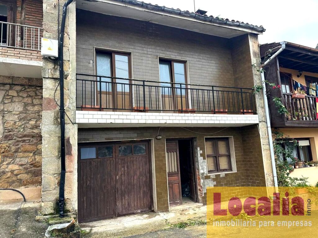 Foto chalet con terreno para reformar en oruña.