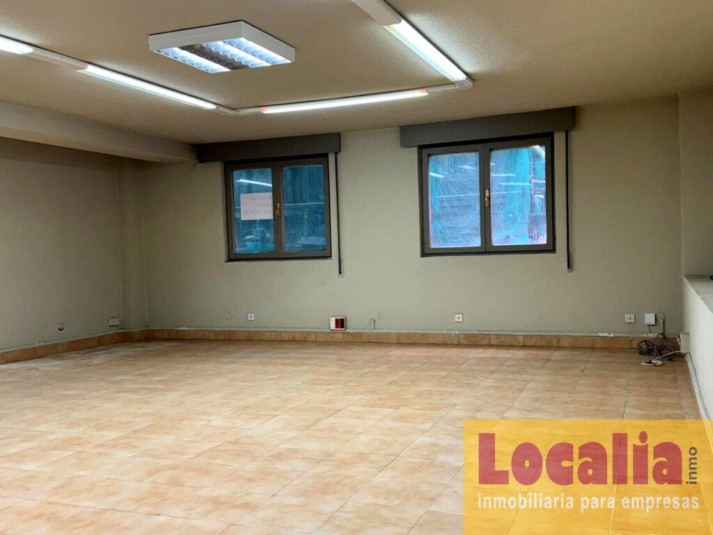local de 120  m² en alquiler en santander. foto grande (2)