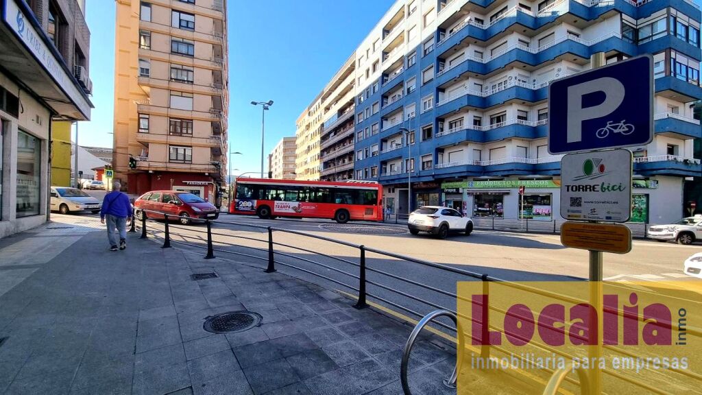 Foto local con excelente ubicación en torrelavega